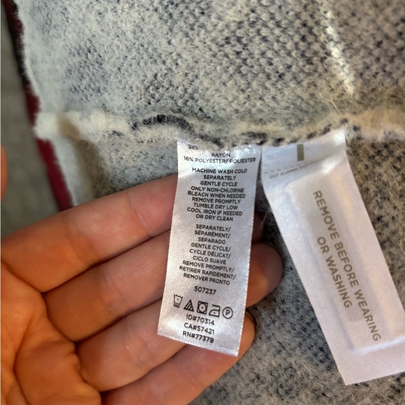 Long shacket style fuzzy sweater with front pockets. EUC. - Picture 3 of 3